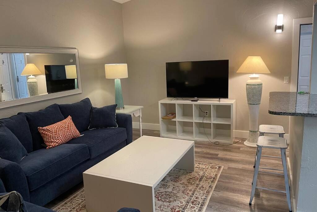 Siesta Key Village-Suite #4: A Block To The Beach! Sarasota Eksteriør billede