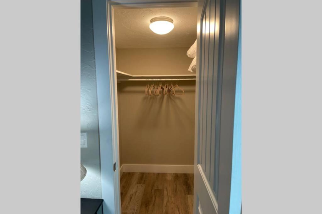 Siesta Key Village-Suite #4: A Block To The Beach! Sarasota Eksteriør billede