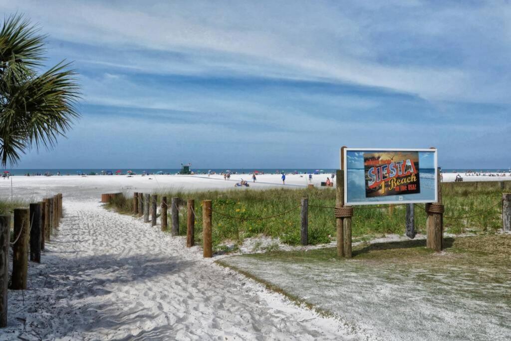 Siesta Key Village-Suite #4: A Block To The Beach! Sarasota Eksteriør billede