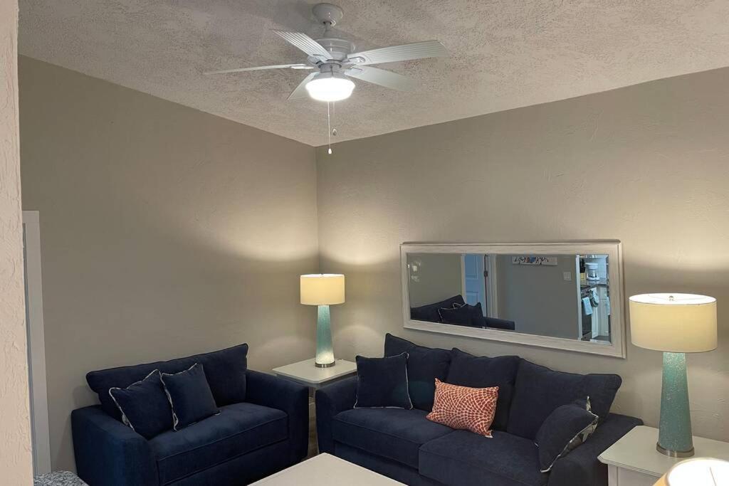 Siesta Key Village-Suite #4: A Block To The Beach! Sarasota Eksteriør billede